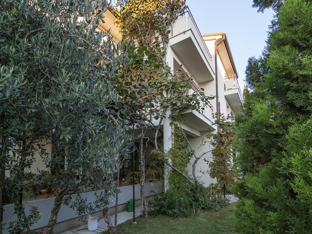 Apartments Ceja Near Sea Medulin Exterior photo