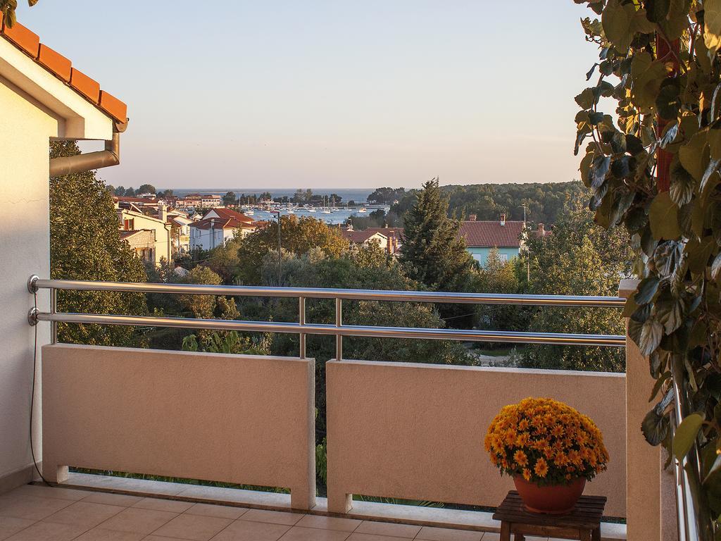 Apartments Ceja Near Sea Medulin Exterior photo